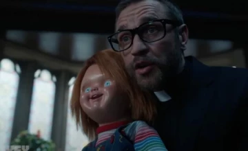 Стоп-кадр из 1 серии 2 сезона сериала Чаки