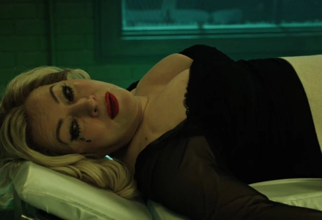 Стоп-кадр из 7 серии 3 сезона сериала Чаки