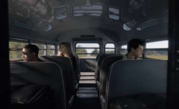 Стоп-кадр из 2 серии 2 сезона сериала Чаки