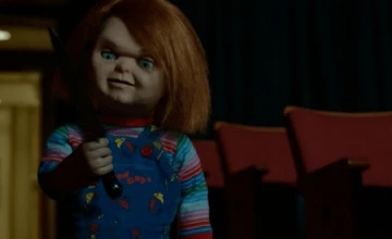 Стоп-кадр из 8 серии 1 сезона сериала Чаки