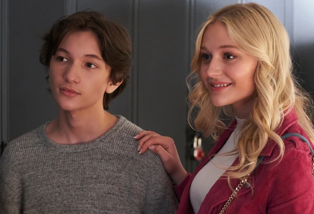 Стоп-кадр из 1 серии 1 сезона сериала Чаки